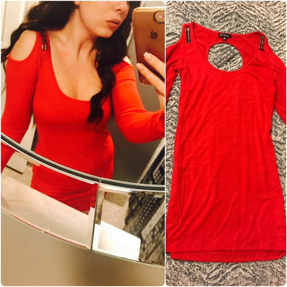 ✨ Red Dress ✨ - Picture 2 of 6